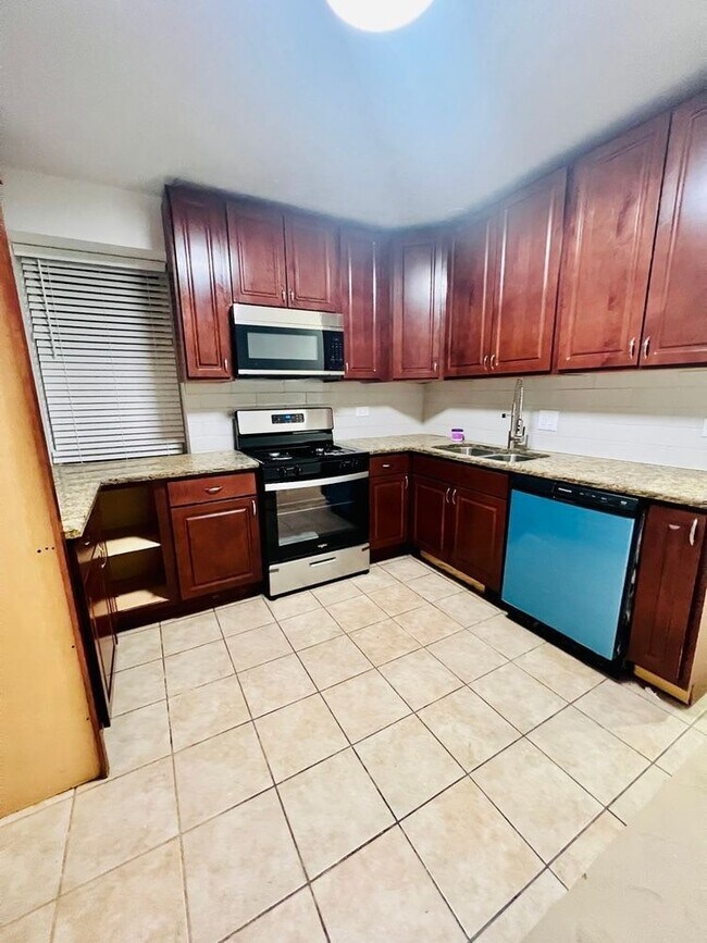 Photo - 7433 S Perry Ave