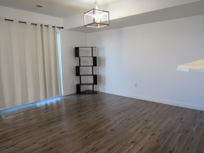 Photo - Gorgeous Westside 3 bd Twin Home
