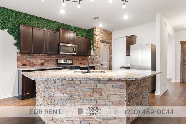 2022 Valley Ranch 5-Bedroom | Primary Suite Downstairs | 3.5 Baths | Resort-Style Amenities