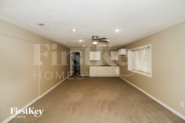 4490 Helene Rd
