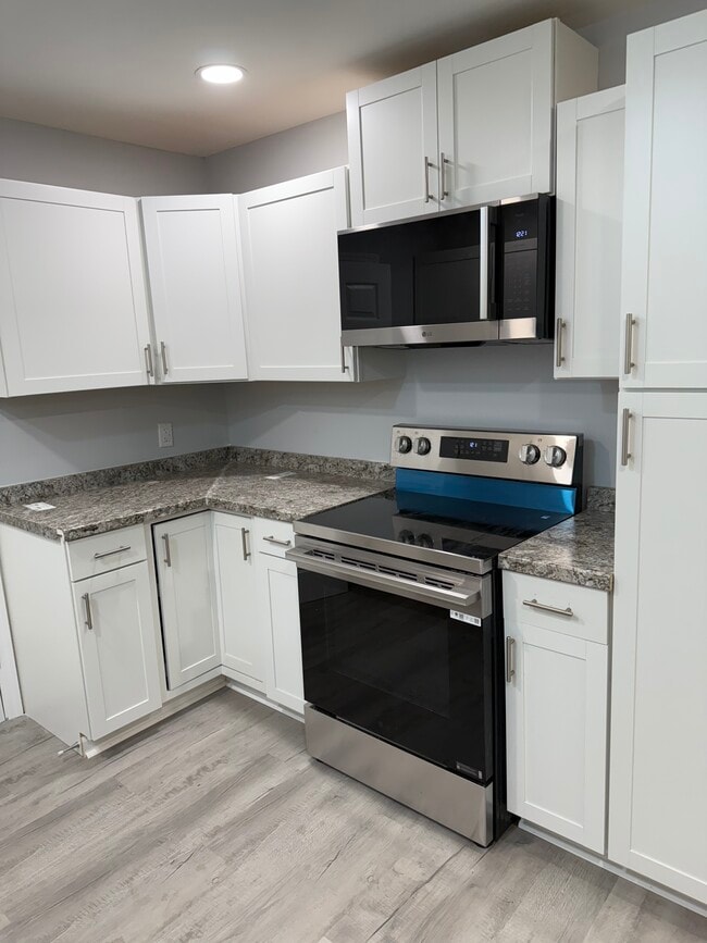 Building Photo - 638 Cashew St