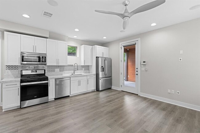 Photo - 3010 E 18th 1/2 St