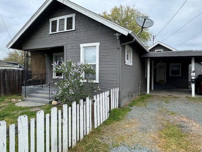 Photo - 1114 W 8th St Unidad A