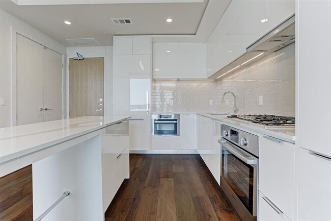 Photo - 44 East Ave Unit 2908