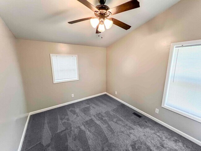 18 Mockingbird Dr