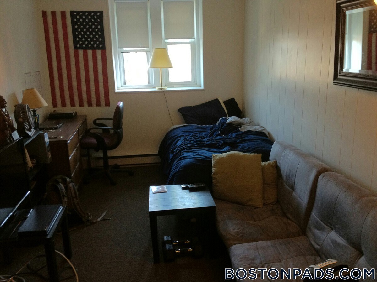 Photo - 272 Newbury St Unidad 14