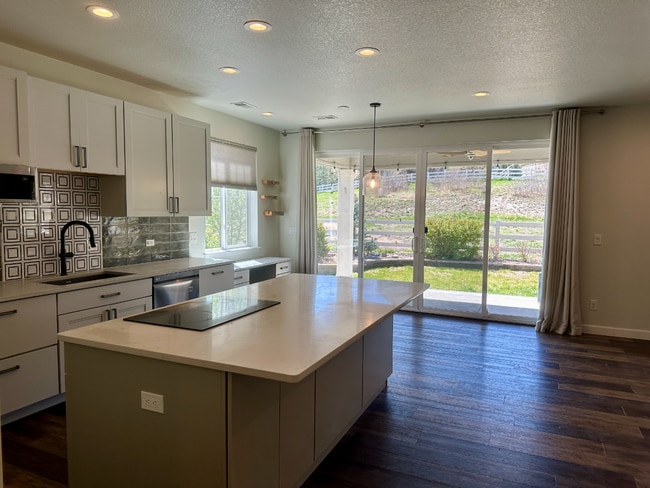 Photo - ****MOVE IN SPECIAL*** Move in Before February 20, 2026 and receive $500 off of 1st Month's Rent!!