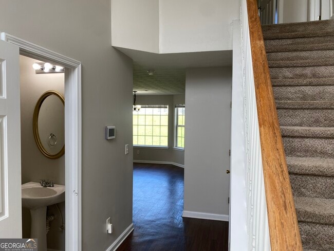 Photo - 456 Parkside Way