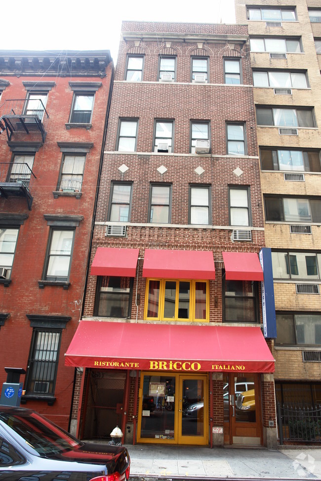 304 W 56th St