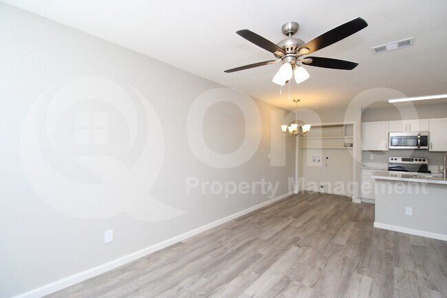 Photo - 625 S Westwood