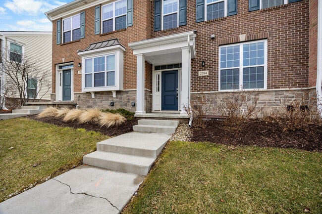 Photo - 2794 Ashcombe Dr.