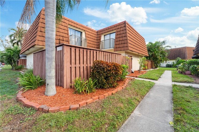 Photo - 5212 Cedarbend Dr Townhome
