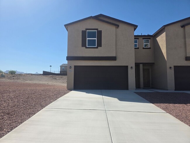 Building Photo - Brand-New 3 Bedroom Townhome in the Sunbeam Community!