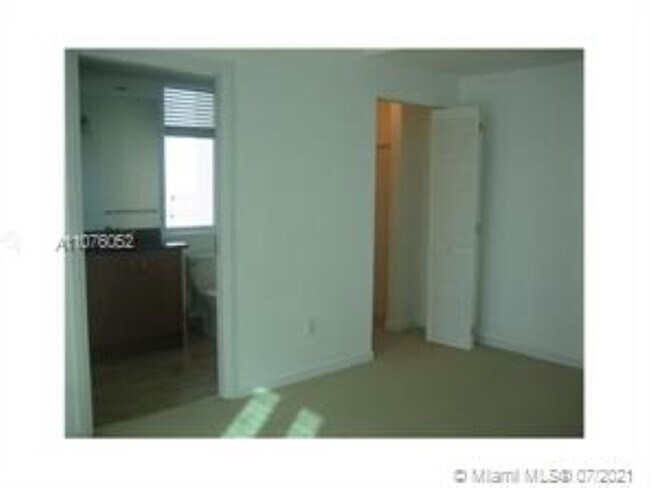 Photo - 300 S BISCAYNE Blvd Unit 3611