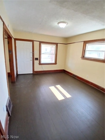 Photo - 2222 Birch St
