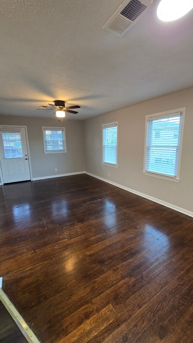Photo - 5991 Peco Ln