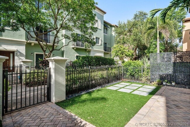 Photo - 48 NW Hawthorne Pl