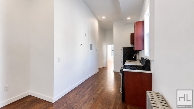 FRANKLIN AVENUE / 2-Bed 1/Bed / Loft Space / AVAILABLE OCTOBER 1st
