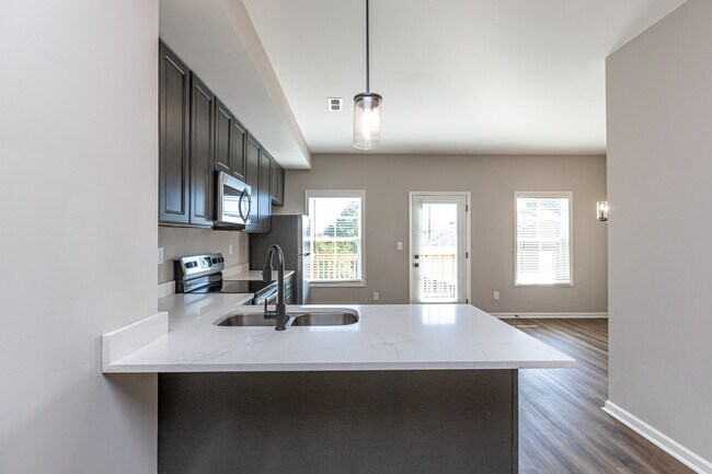 Photo - 502 S Main St