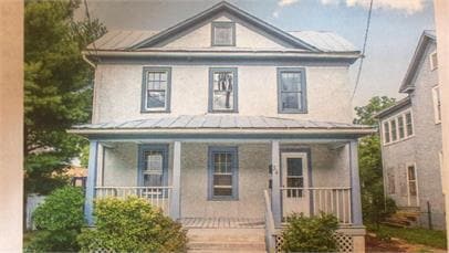 Building Photo - Pet Friendly 1-Bedroom Duplex in Downtown Front Royal Unit B