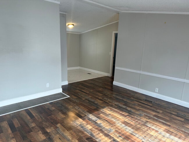 Building Photo - 4816 US-441 Rental