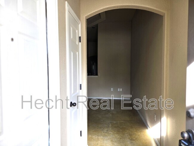 Photo - 1031 Carolyn Cove