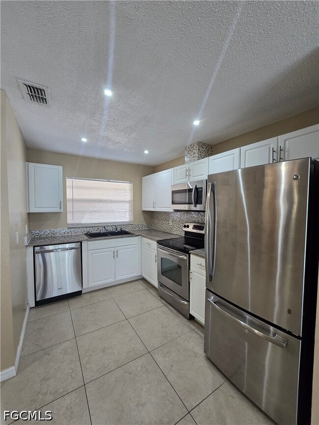 Photo - 702 SE 47th St