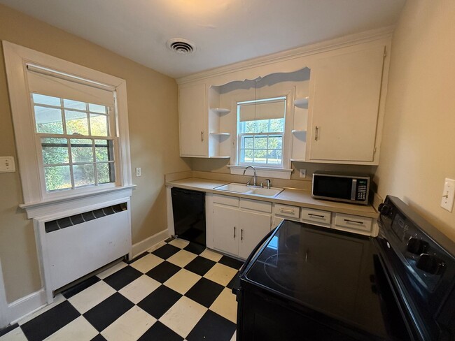 Photo - 506 Monticello Dr NW