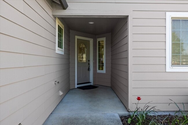 Photo - 1041 Compton Way