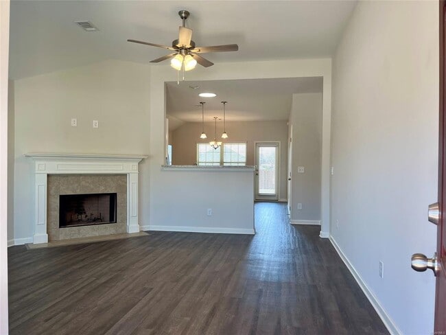 Photo - 127 Dawson's Ml Dr