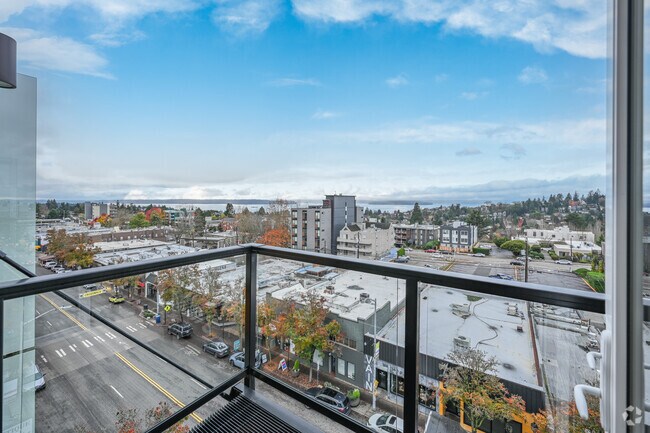 Studio - 419SF - Balcony