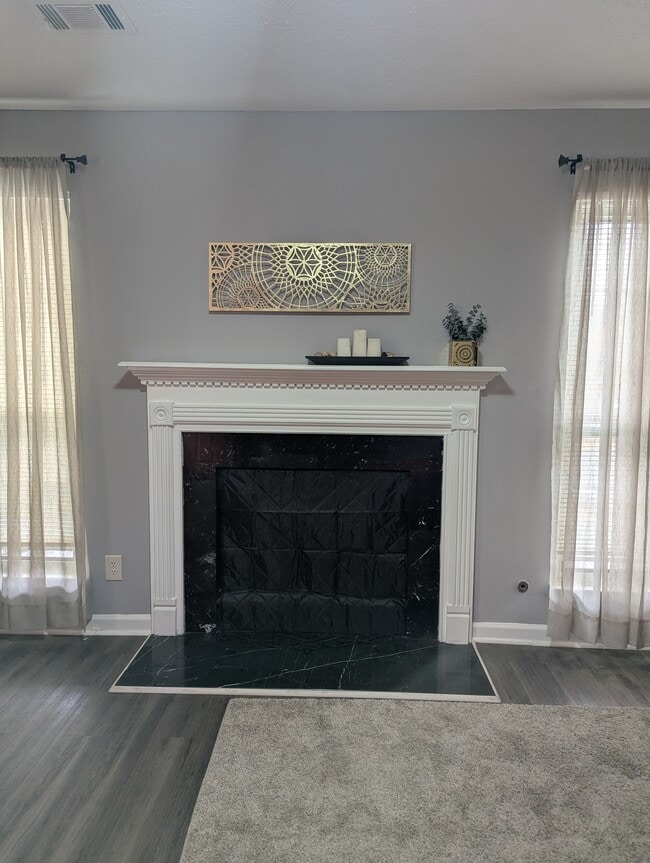 Photo - 715 Windchase Ln