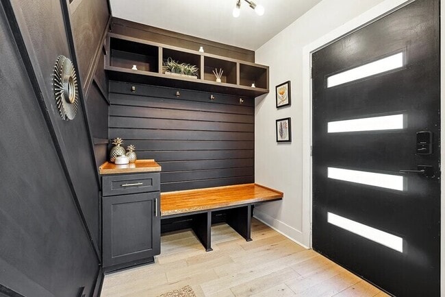 Photo - 2450 Hillcrest Dr