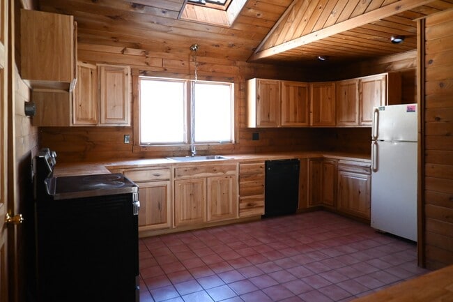 Photo - 267 Brigham Rd
