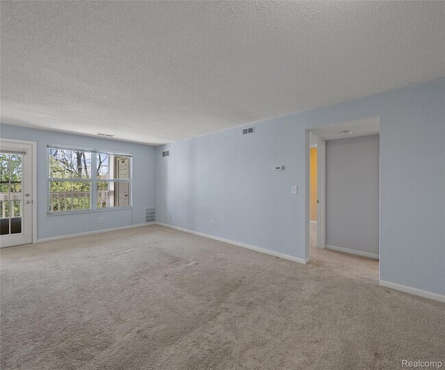 Photo - 101 Fieldcrest St