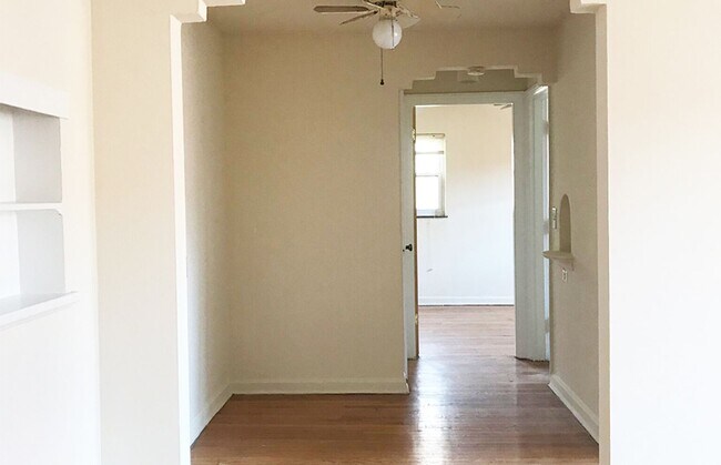 Photo - 950 Ludlow Ave Unit 950-06