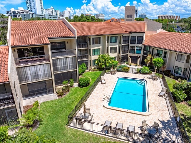 Photo - 800 Hudson Ave