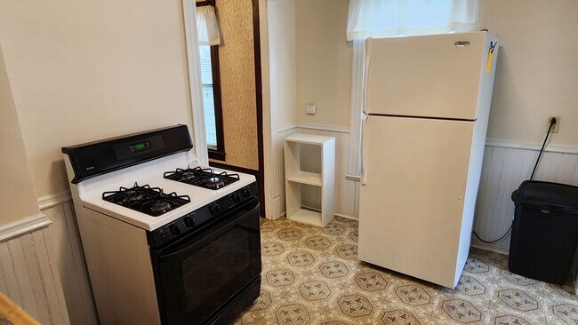 Photo - 125-125 1/2 N 2nd St Unidad 125 1/2 North 2nd Street