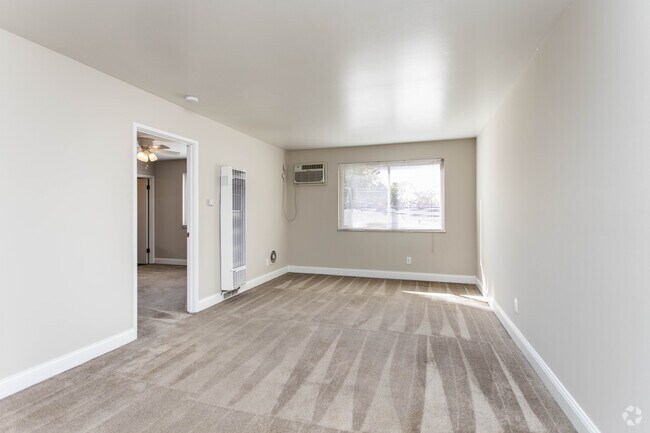 1BR, 1BA - 515-620 SF