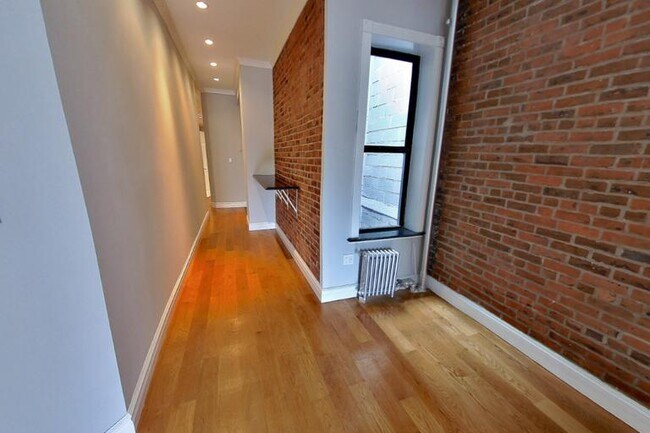 Photo - 206 E 83rd St Unidad 2W