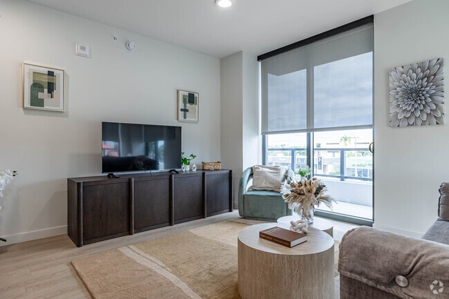 2 BR 2 BA - 1,069SF