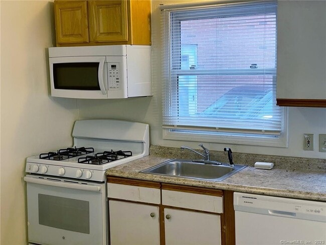 Photo - 663 Newhall St Unit 10