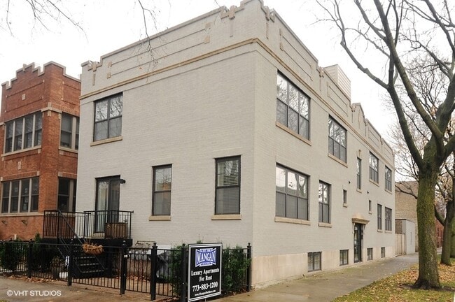 Photo - 2305 W Waveland Ave Unidad 1W
