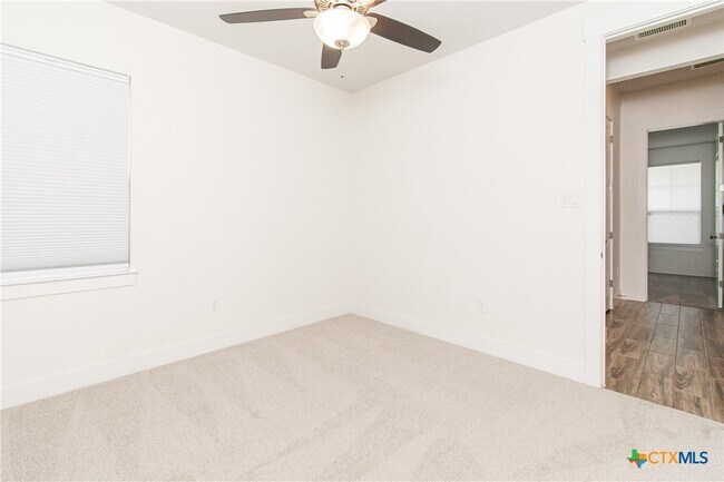 Photo - 308 Saturnia Dr
