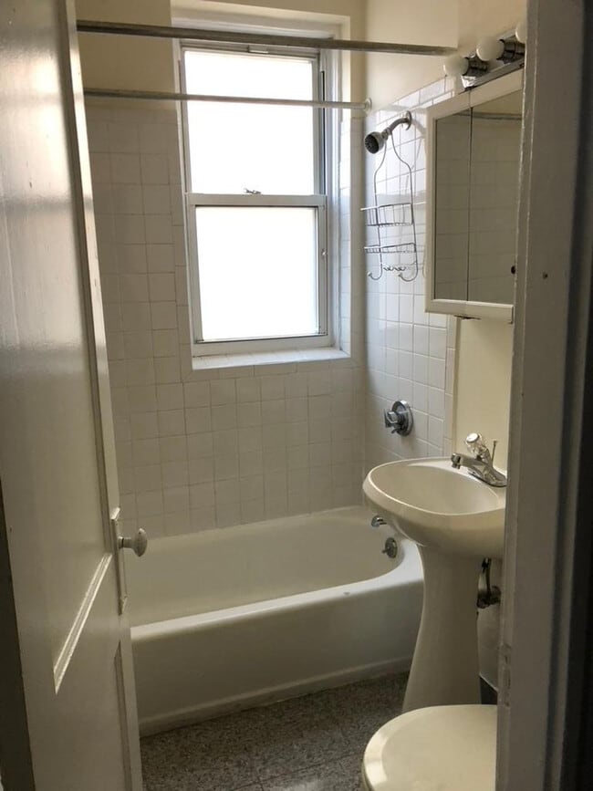 Photo - 109 Chiswick Rd Unit ID1355146P