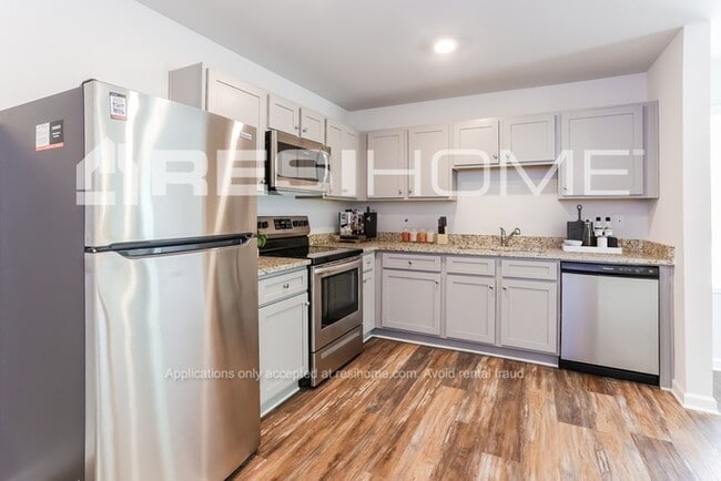 Photo - 70 River View Dr