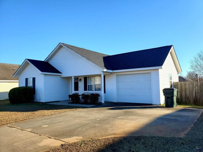 Photo - 113 Kentshire Ln