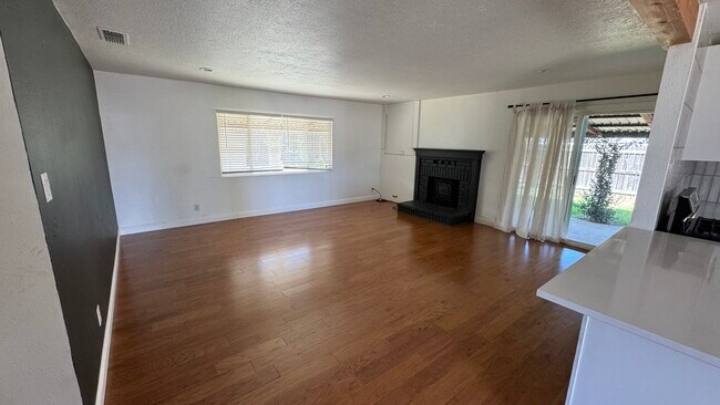 Photo - 1787 Pinon Ave