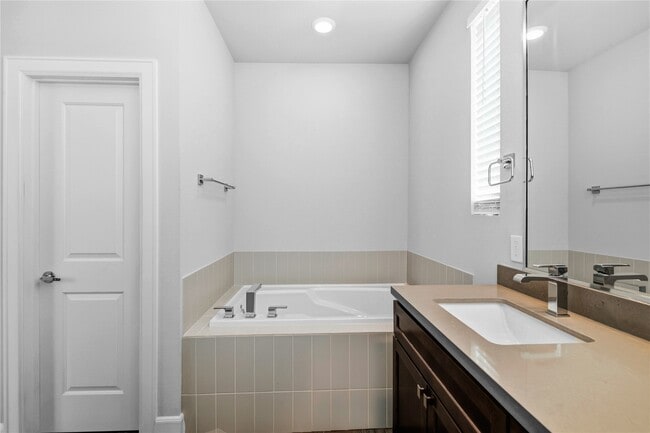 Photo - 1007 W 17th St