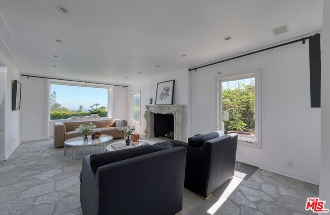 Photo - 1300 Summitridge Dr